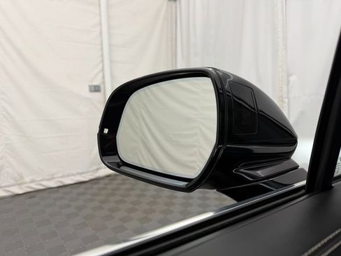 Used 2017 Bentley Bentayga AWD/4WD image 15