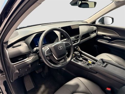 Certified 2025 Toyota Grand Highlander XLE image 8