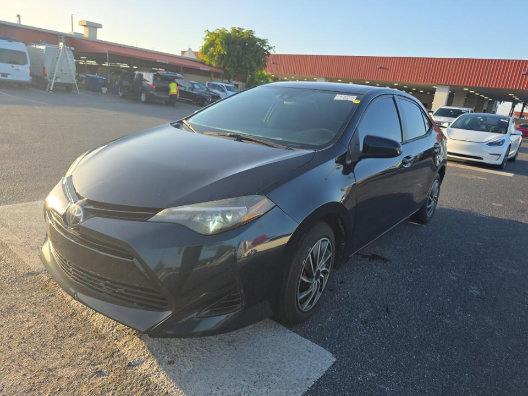 Used 2018 Toyota Corolla LE FWD image 3