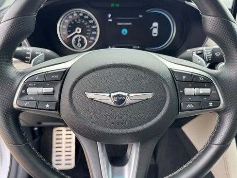 Used 2023 Genesis G70 2.0T w/ Sport Prestige Package image 18