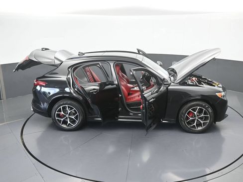 Used 2020 Alfa Romeo Stelvio Ti Sport w/ Quick Order Package 22S Sport AWD/4WD image 70
