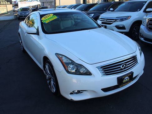 Used 2011 INFINITI G37 Journey w/ Premium Pkg RWD image 8