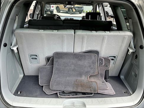 Used 2009 Kia Borrego LX w/ Convenience Pkg image 35