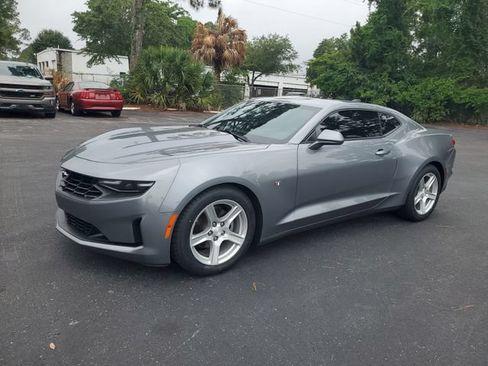 Certified 2019 Chevrolet Camaro LT RWD image 3