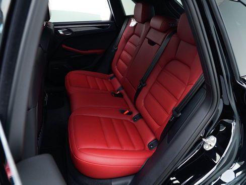 Used 2026 Porsche Macan AWD/4WD image 29