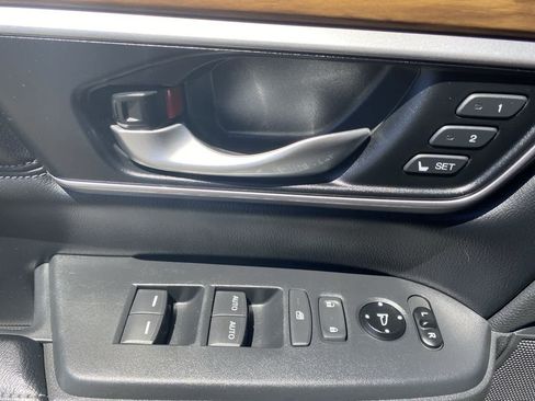 Used 2017 Honda CR-V Touring image 13
