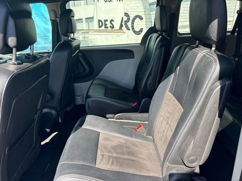Used 2020 Dodge Grand Caravan SXT FWD image 21