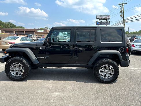 Used 2014 Jeep Wrangler Unlimited Rubicon w/ Connectivity Group image 8
