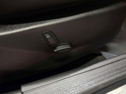 Used 2012 Mercedes-Benz C 300 Sport image 55