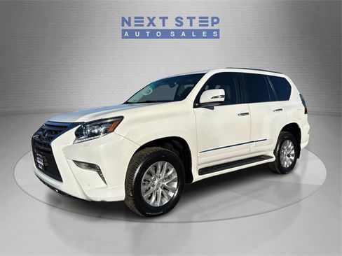 Used 2015 Lexus GX 460 image 3