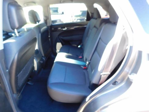 Used 2013 Kia Sorento LX image 7
