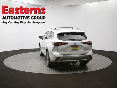 Used 2024 Toyota Highlander Platinum AWD/4WD image 72