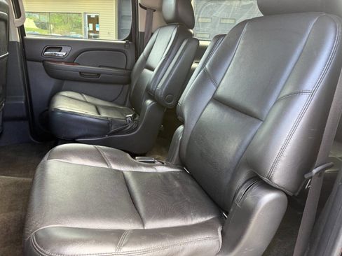 Used 2013 Chevrolet Suburban LTZ image 27