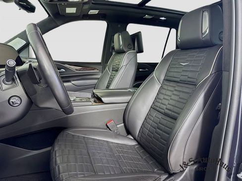 Used 2022 Cadillac Escalade Sport Platinum image 11