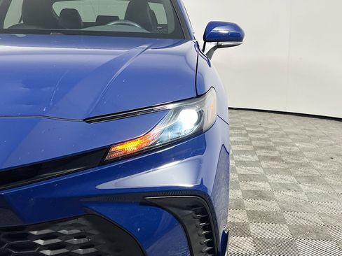 Used 2025 Toyota Camry SE w/ Convenience Package FWD image 12