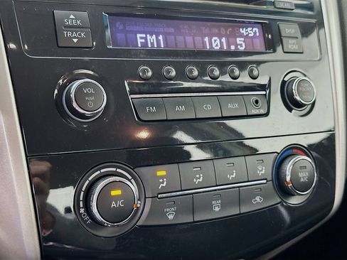 Used 2013 Nissan Altima 2.5 S FWD image 20