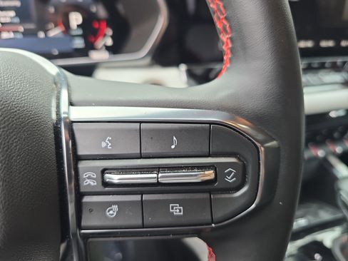 Used 2024 GMC Canyon AT4X image 17