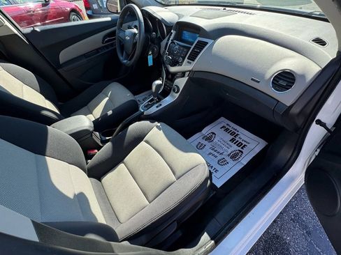 Used 2016 Chevrolet Cruze LS FWD image 17