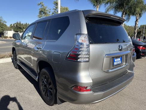 Used 2023 Lexus GX 460 Premium w/ Premium Package AWD/4WD image 4