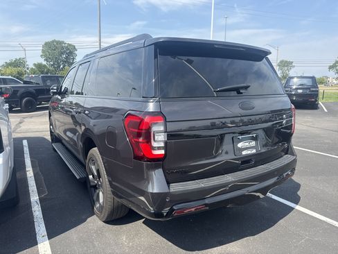 Used 2024 Ford Expedition Max Limited AWD/4WD image 3