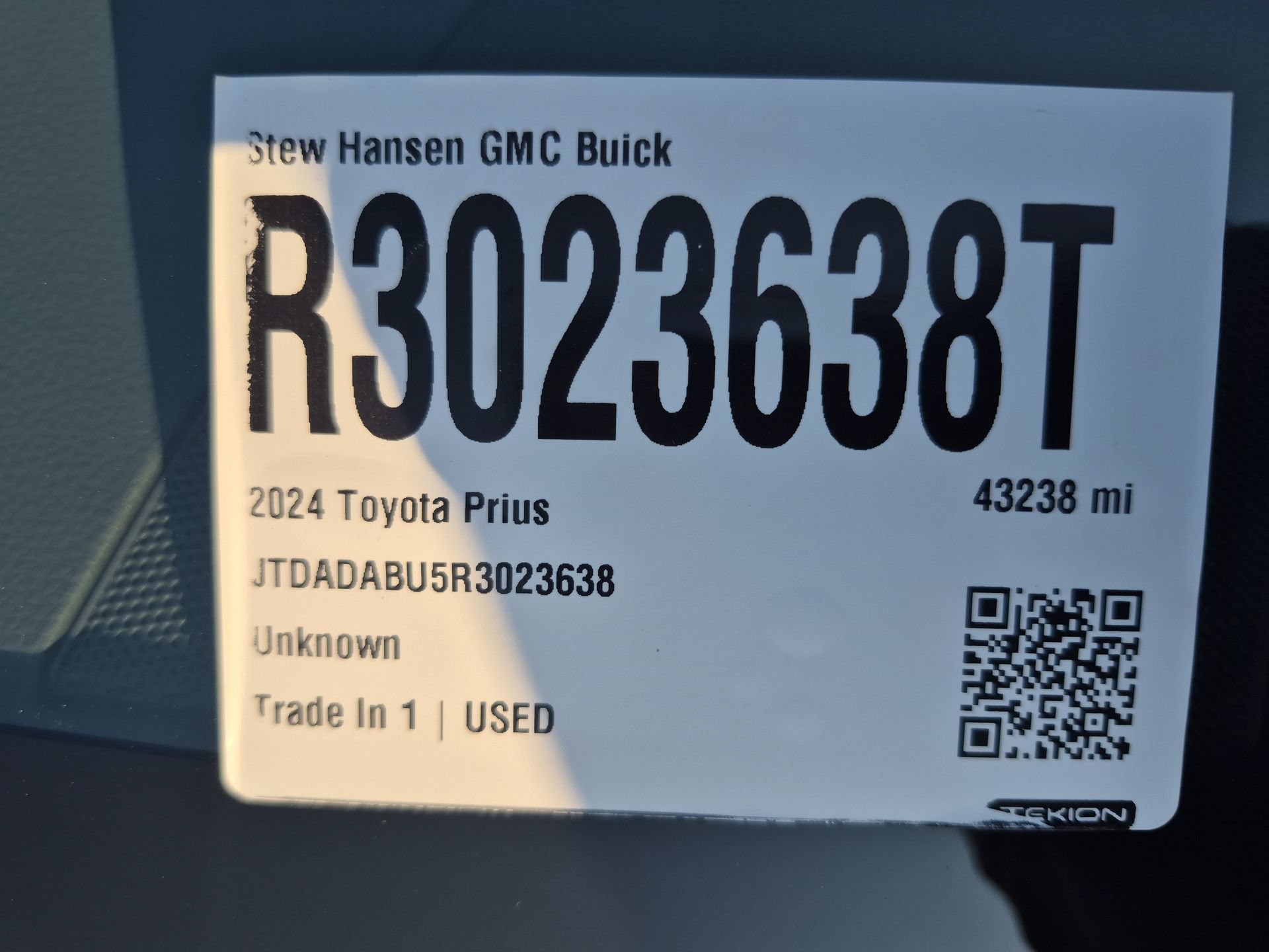 Used 2024 Toyota Prius Limited w/ Limited Premium Package AWD/4WD image 33