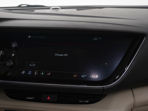 Used 2023 Buick Envision Avenir image 17