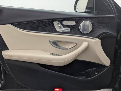 Used 2017 Mercedes-Benz E 300 4MATIC image 13