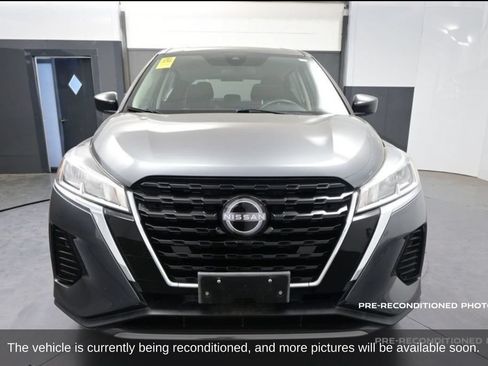 Used 2022 Nissan Kicks S FWD image 11