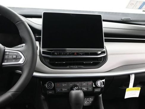 New 2026 Jeep Compass Limited w/ Sun, Sound & Navigation Group AWD/4WD image 28