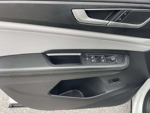 Certified 2024 Volkswagen Atlas Cross Sport SEL R-Line AWD/4WD image 18