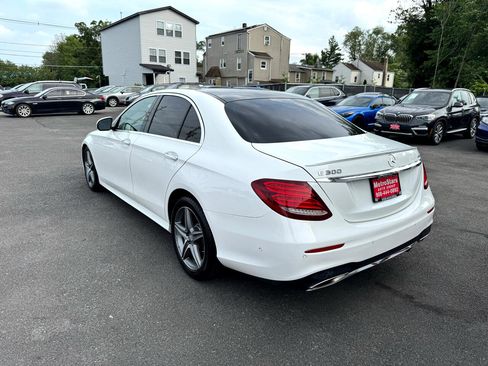 Used 2017 Mercedes-Benz E 300 4MATIC image 7