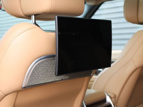 Used 2025 Land Rover Range Rover Long Wheelbase Autobiography image 25