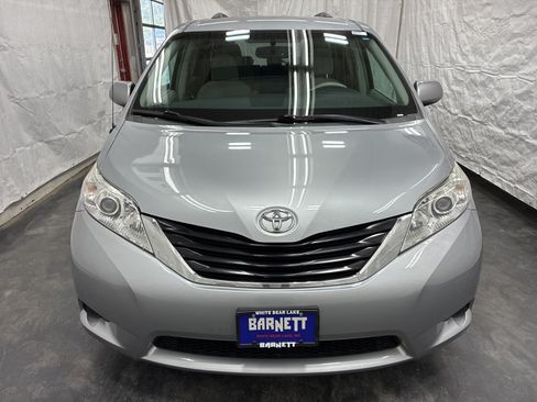 Used 2014 Toyota Sienna LE FWD image 5