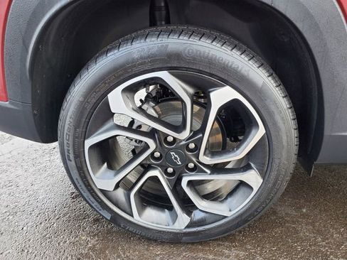 Certified 2024 Chevrolet Trax RS w/ Sunroof Package image 9