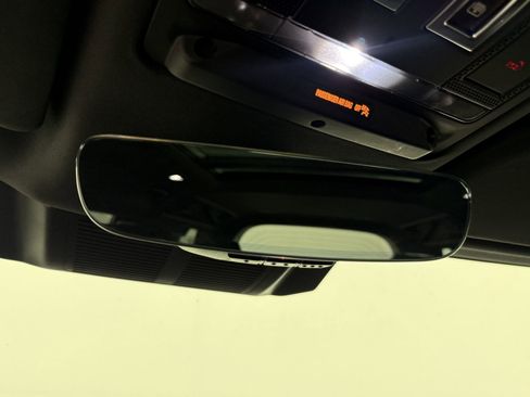 Used 2023 Land Rover Defender 110 X-Dynamic SE image 18