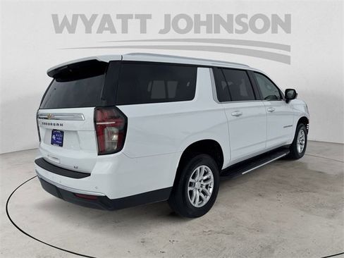Used 2024 Chevrolet Suburban LT image 5