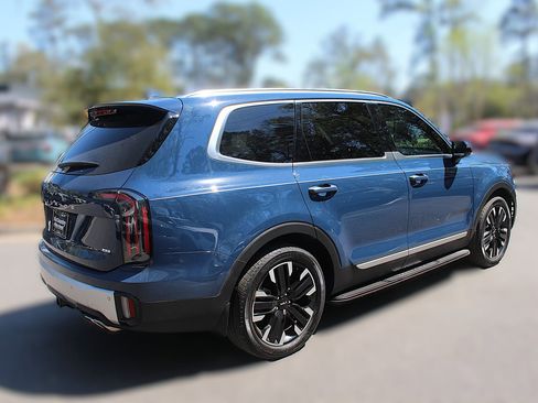 Certified 2024 Kia Telluride SX Prestige w/ Towing Package image 11