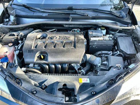 Used 2020 Toyota C-HR LE image 9