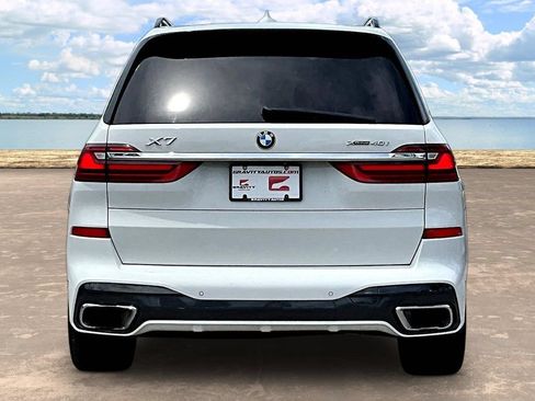 Used 2021 BMW X7 xDrive40i w/ M Sport Package AWD/4WD image 5