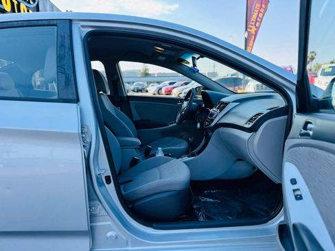 Used 2014 Hyundai Accent GLS w/ Option Group 2 FWD image 12