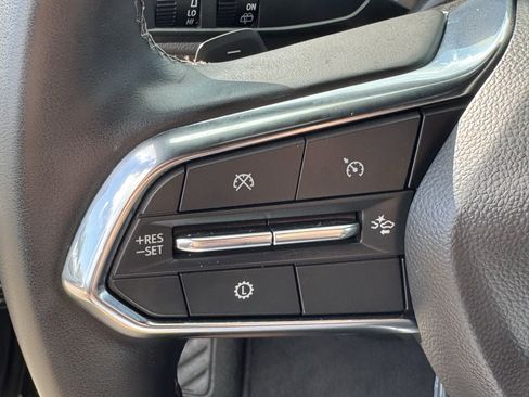 Used 2025 Chevrolet Suburban Z71 image 24