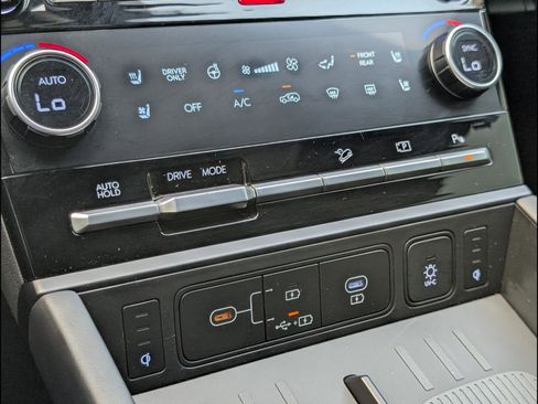 Used 2025 Hyundai Santa Fe Calligraphy image 17