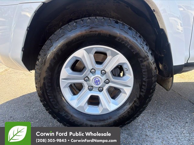 Used 2021 Toyota 4Runner SR5 AWD/4WD image 9