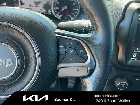 Used 2018 Jeep Renegade Limited w/ UConnect 8.4 Nav Group FWD image 20