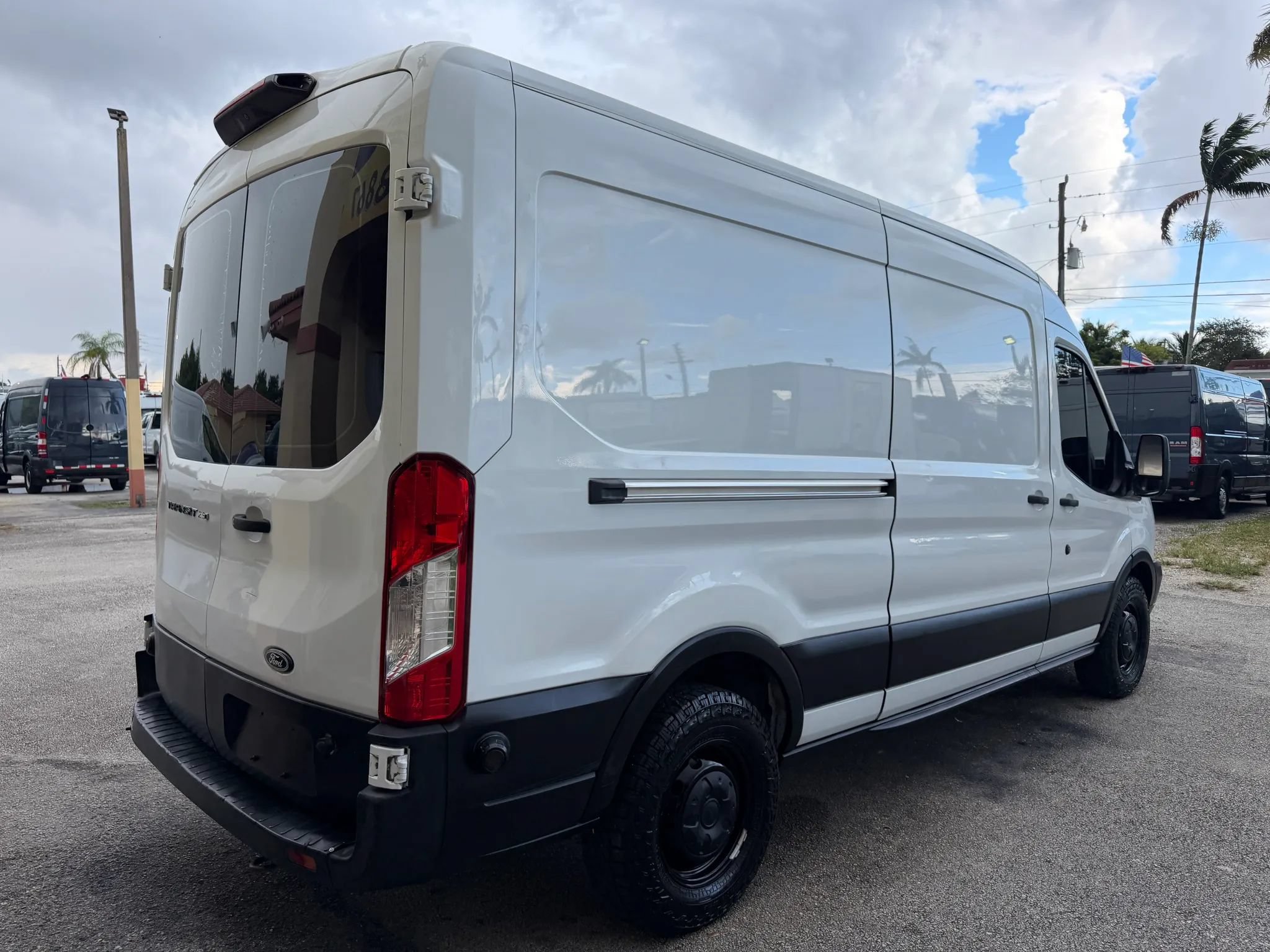 Used 2019 Ford Transit 250 148 Medium Roof w/ Interior Upgrade Package RWD image 6