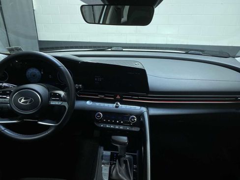 Used 2024 Hyundai Elantra SEL w/ Convenience Package image 10