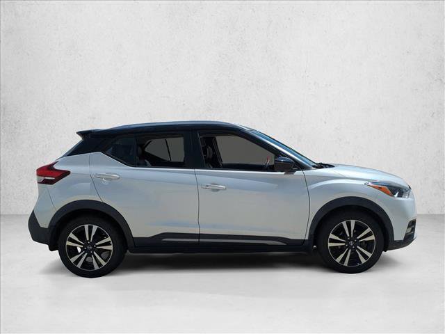 Used 2020 Nissan Kicks SR w/ SR Premium Package FWD image 4