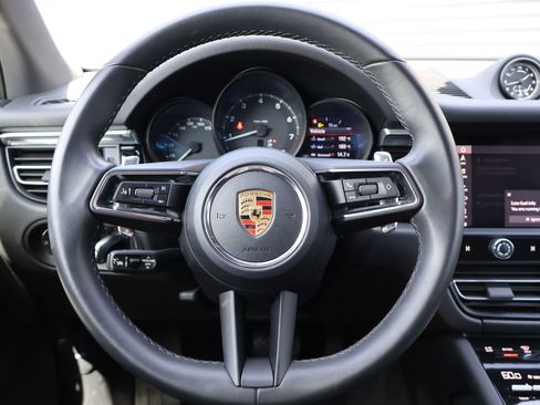 Certified 2023 Porsche Macan AWD/4WD image 15