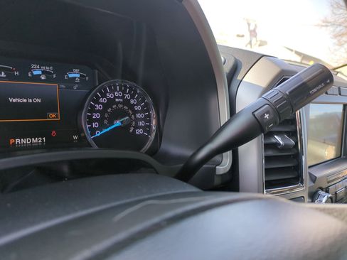 Used 2018 Ford F350 Lariat w/ FX4 4x4 Off Road Package image 29