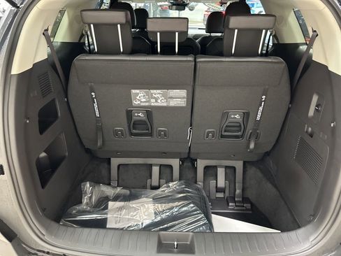 New 2026 Kia Carnival image 32
